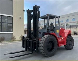 Terénní vysokozdvižný vozík SOCMA 5 tun 5t Pohon 4WD